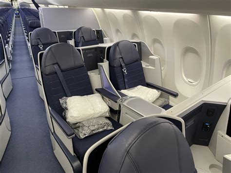 Review: Jet Airways 737 MAX Business Class .